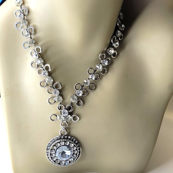 Round Crystal Pendant Necklace - Wedding Prom Bridal Necklace Party Necklace - Picture 4 of 8